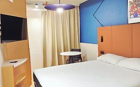 Ibis Lyon Est Bron